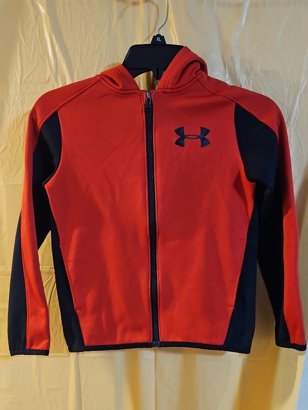 UNDER ARMOUR BOYS RED/BLACK FULL ZIP ATHLETIC JACKET: GOOD CONDITION: SIZE S